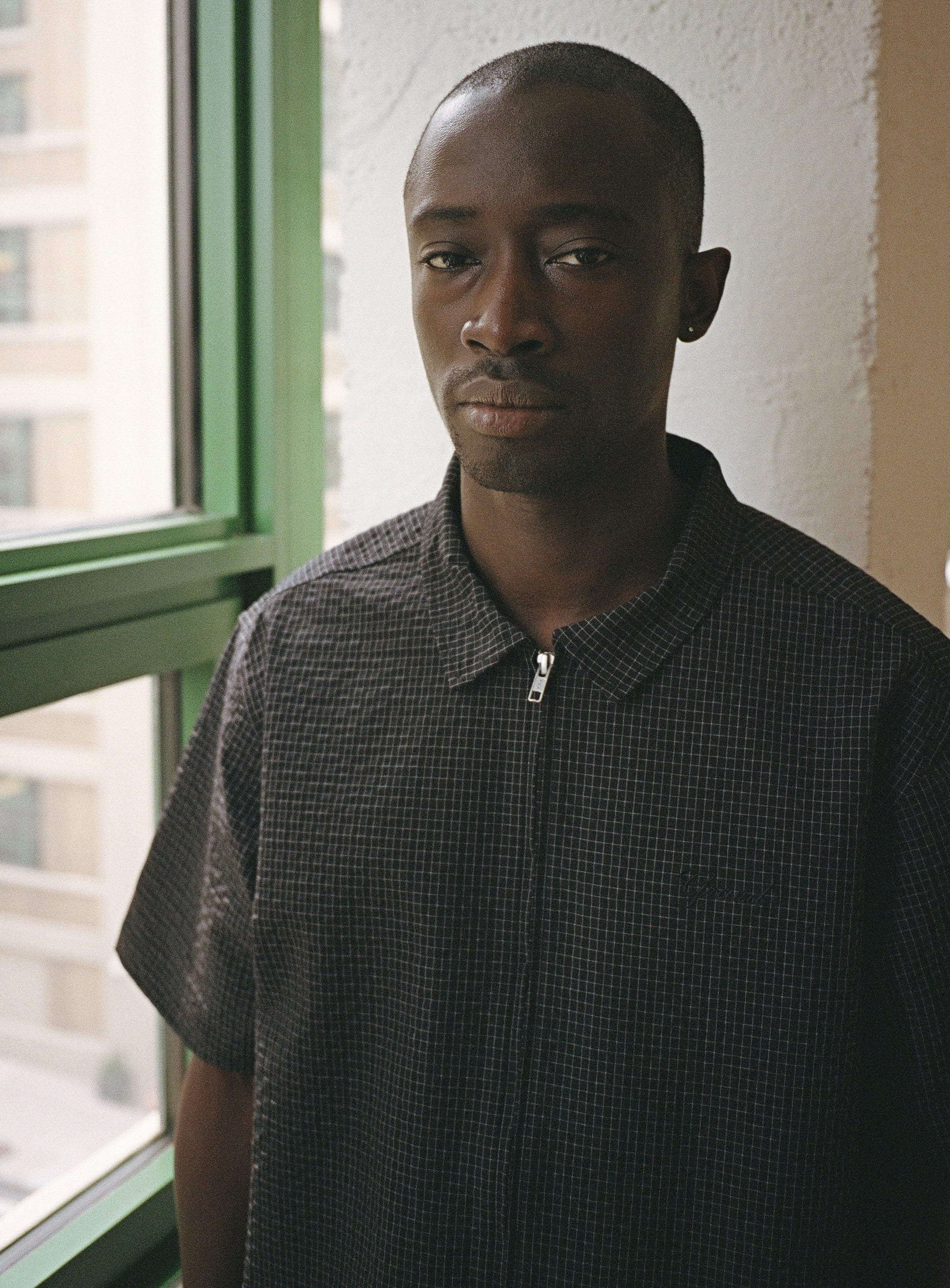 SEERSUCKER SHORT SLEEVE ZIP UP SHIRT BLACK