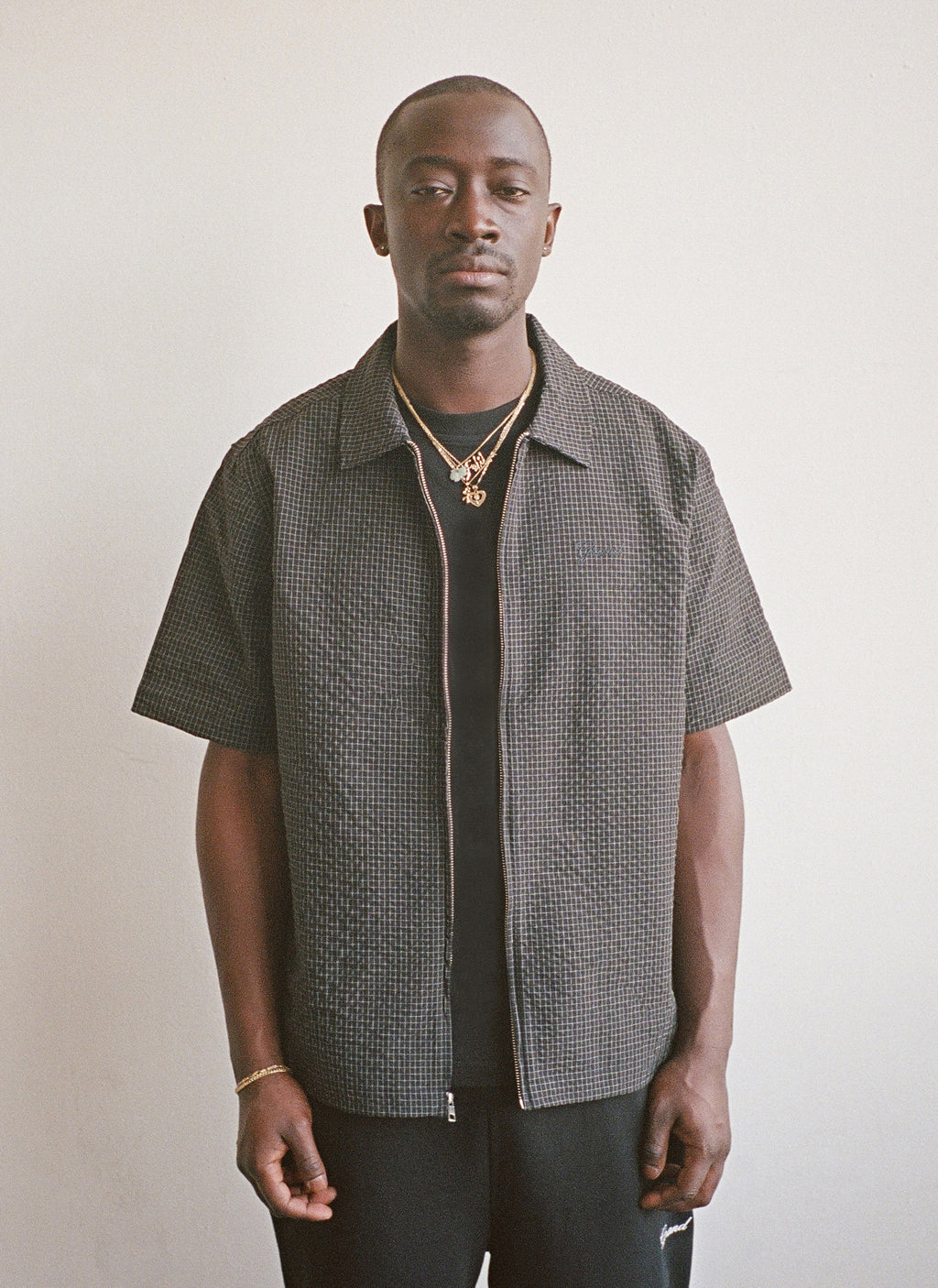 SEERSUCKER SHORT SLEEVE ZIP UP SHIRT BLACK