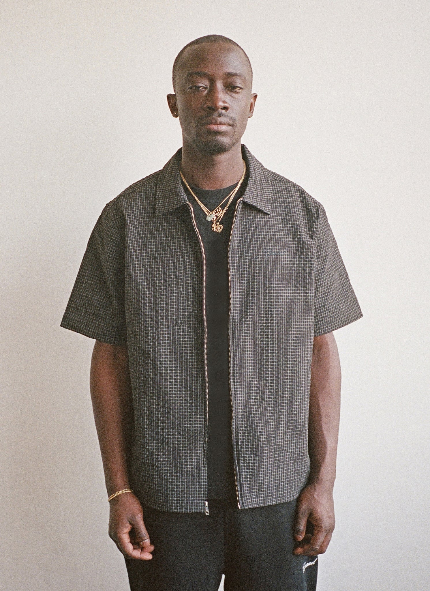 SEERSUCKER SHORT SLEEVE ZIP UP SHIRT BLACK