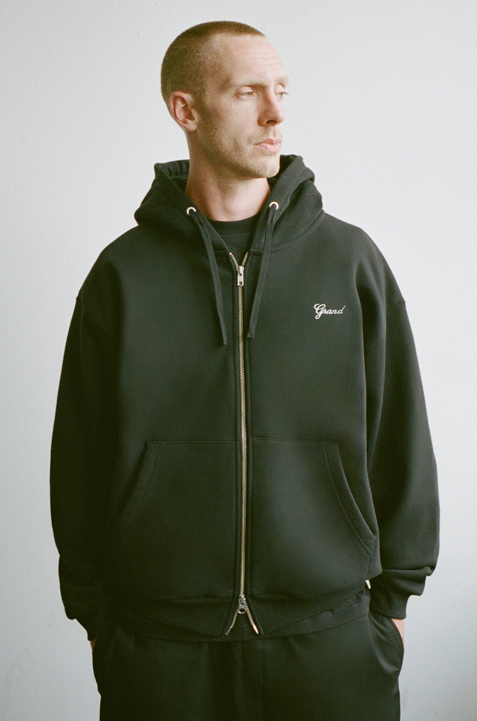 ZIP UP SCRIPT SWEATSHIRT BLACK