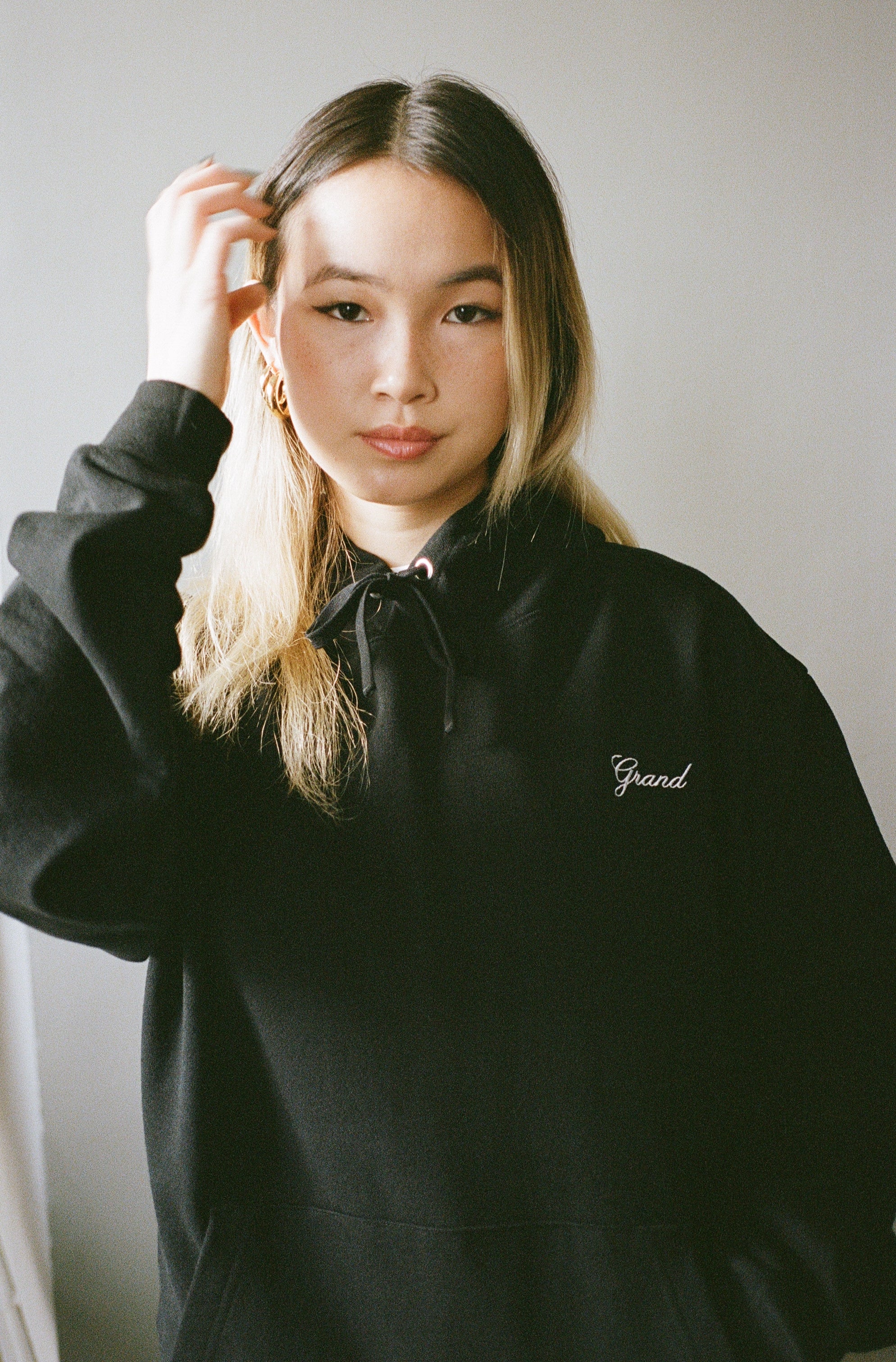 Grand Script Hoodie Black – Grand Collection